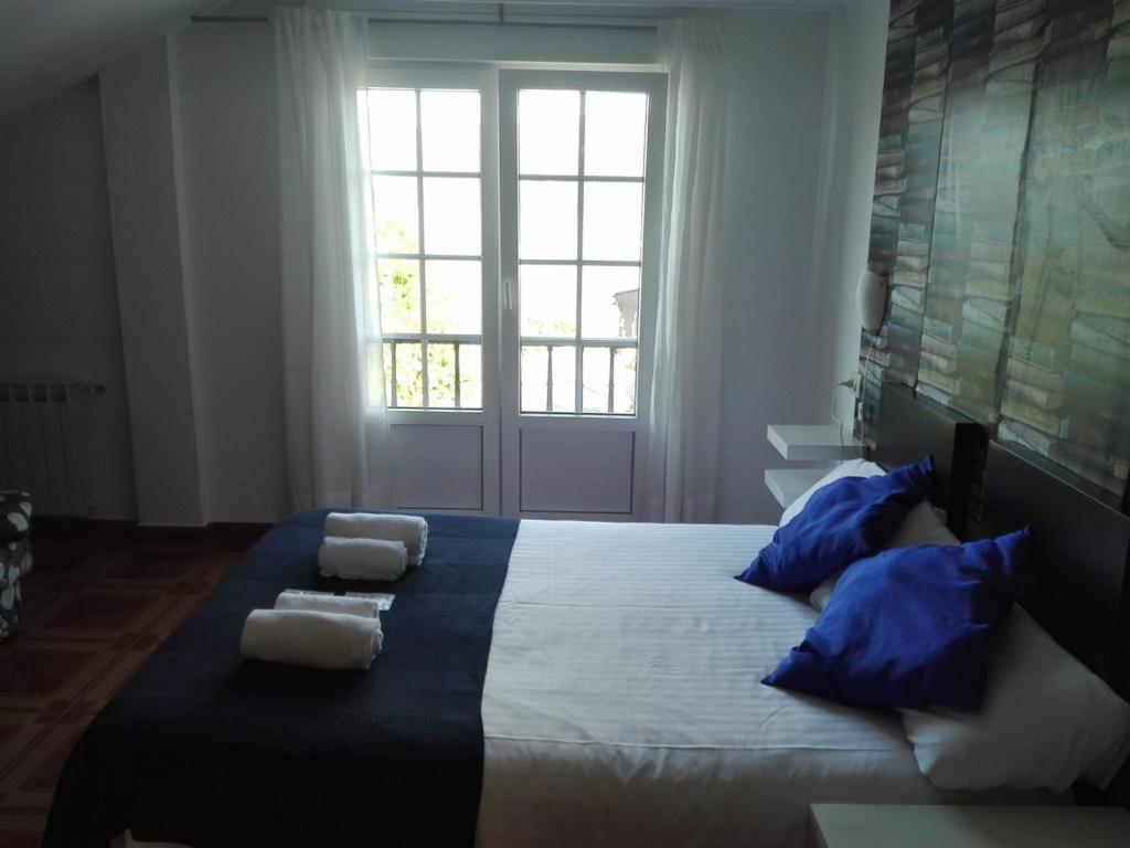 Hotel Corcubion Playa De Quenxe Esterno foto