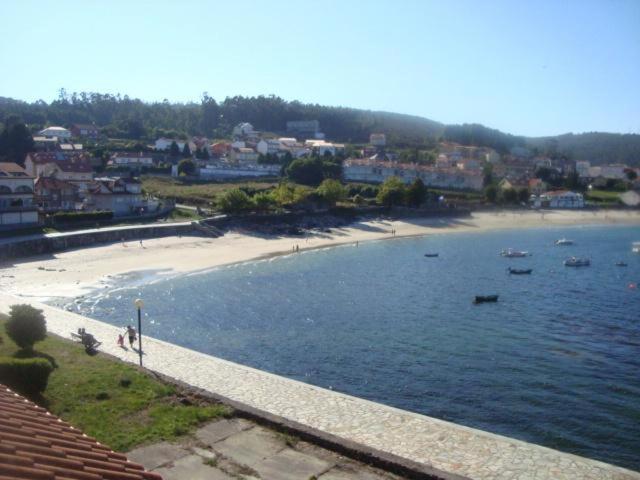 Hotel Corcubion Playa De Quenxe Camera foto